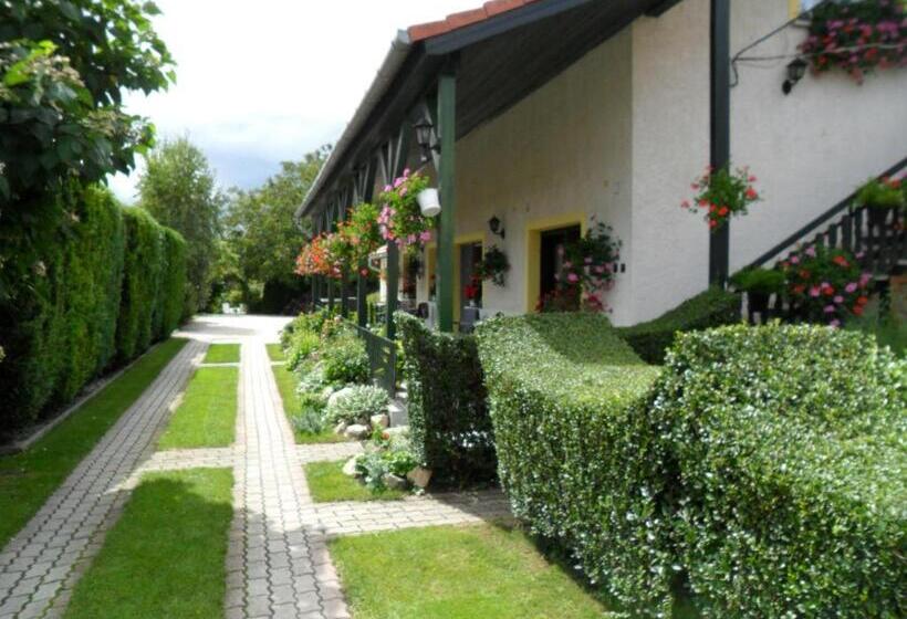 ペンション Hajnalka Vendégház