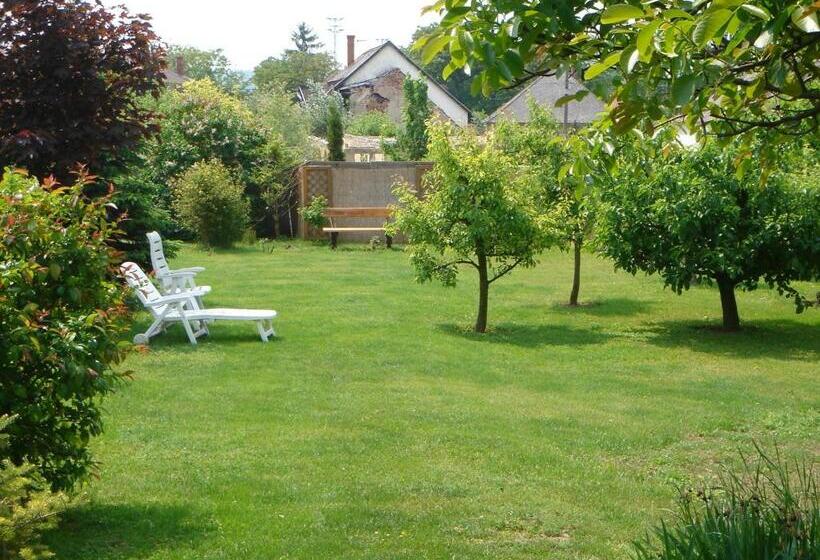 ペンション Hajnalka Vendégház