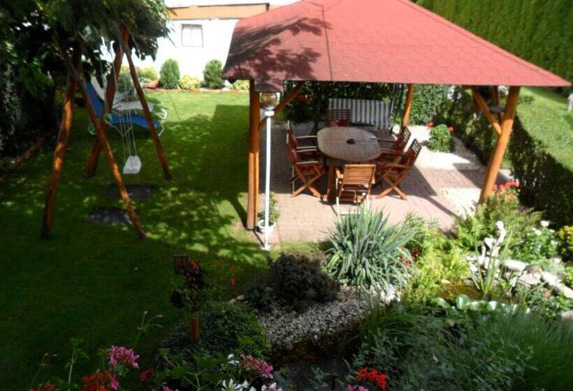 ペンション Hajnalka Vendégház