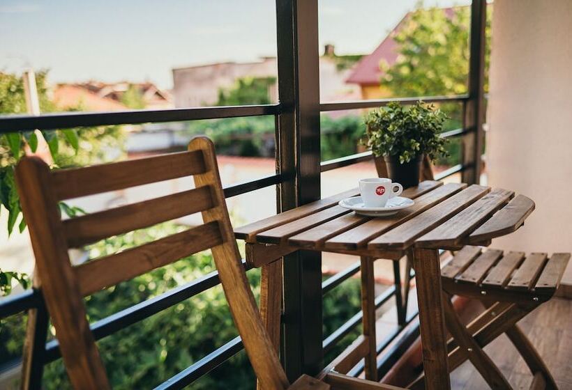 پانسیون Nest Guesthouse