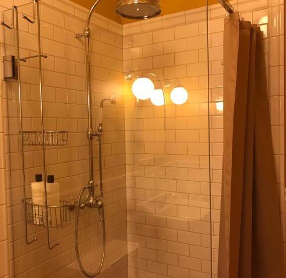 بنسيون Ombergs Turisthotell