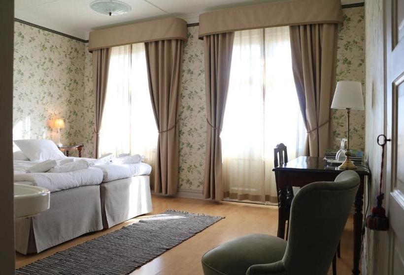 بنسيون Ombergs Turisthotell