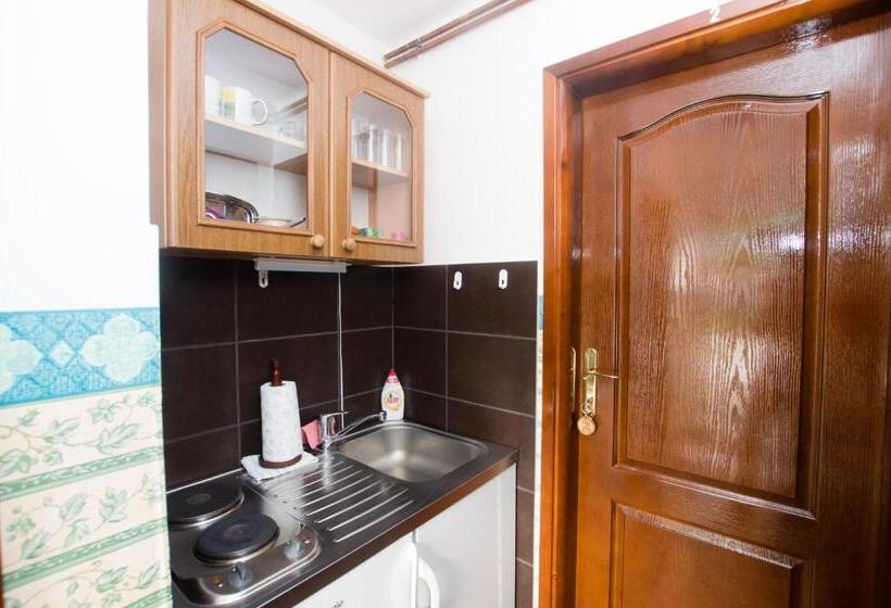 پانسیون Rooms Sanja
