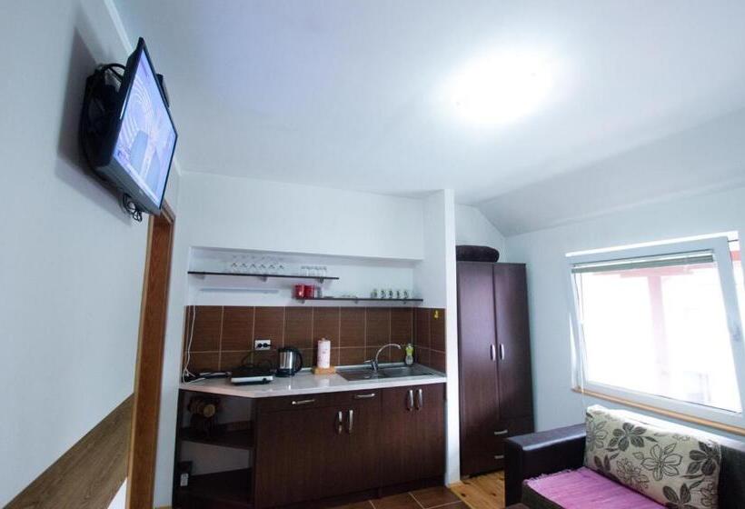 پانسیون Rooms Sanja