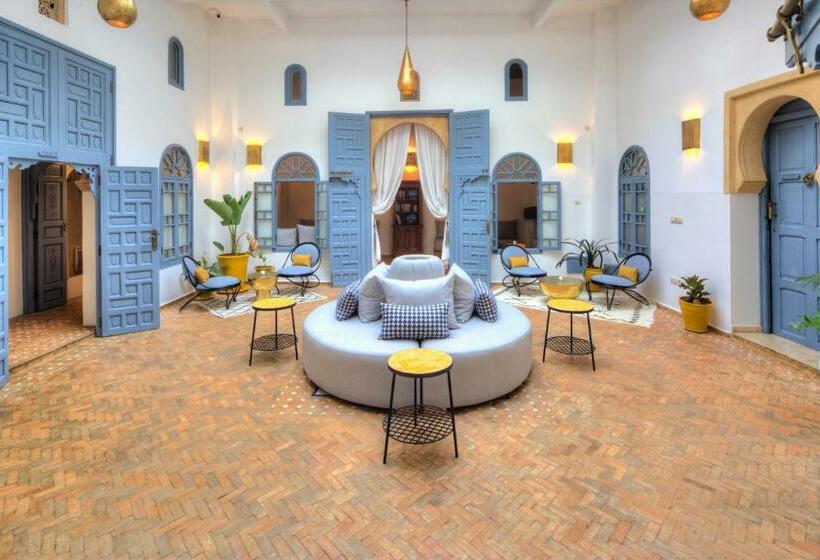 Riad Amaris