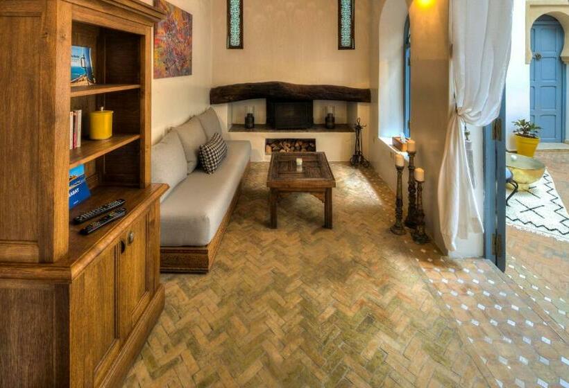 Riad Amaris