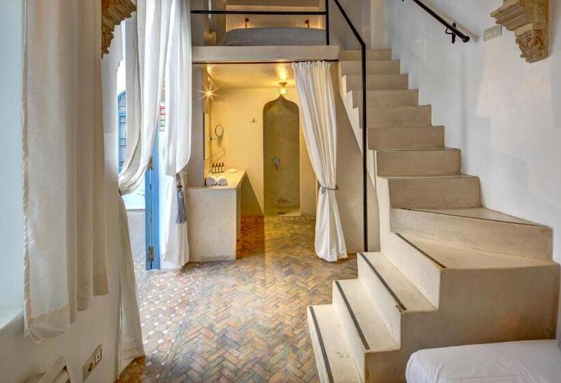 Riad Amaris