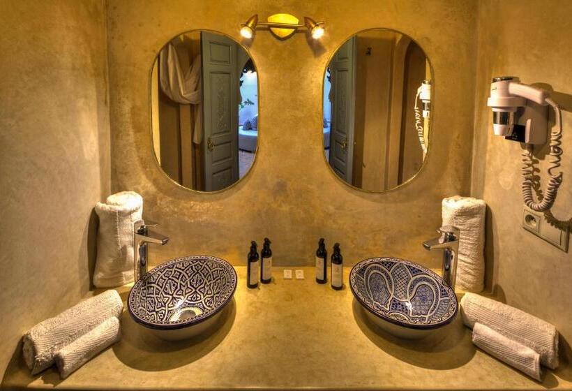Riad Amaris