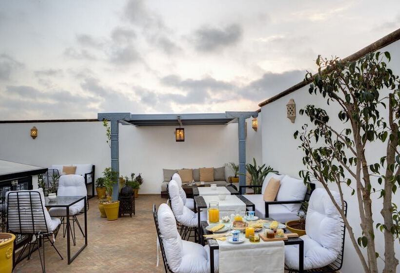 Riad Amaris