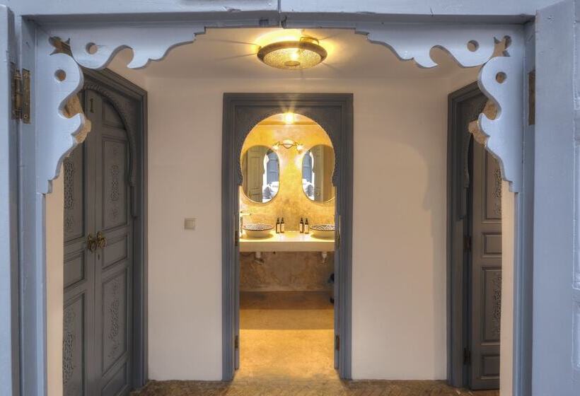 Riad Amaris