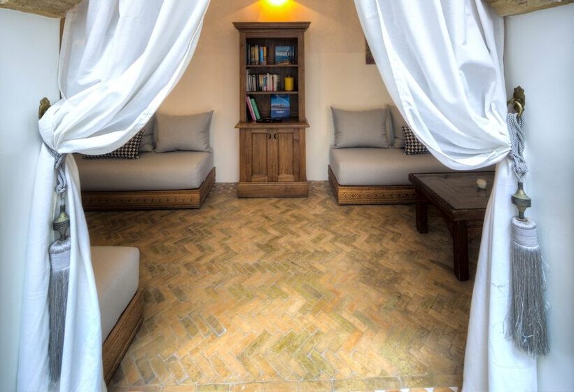 Riad Amaris