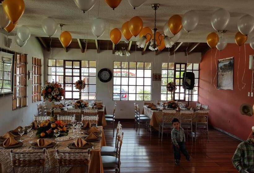 هاستل Hosteria San Carlos Tababela