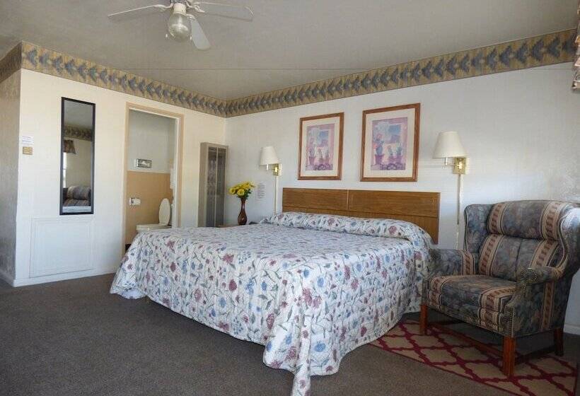 Общежитие Rainbow Inn & Cottages