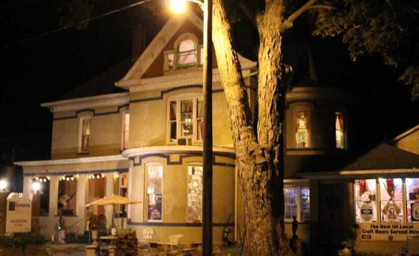 旅馆 Riverview Mansion