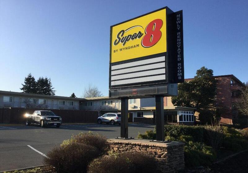 هاستل Super 8 By Wyndham Courtenay
