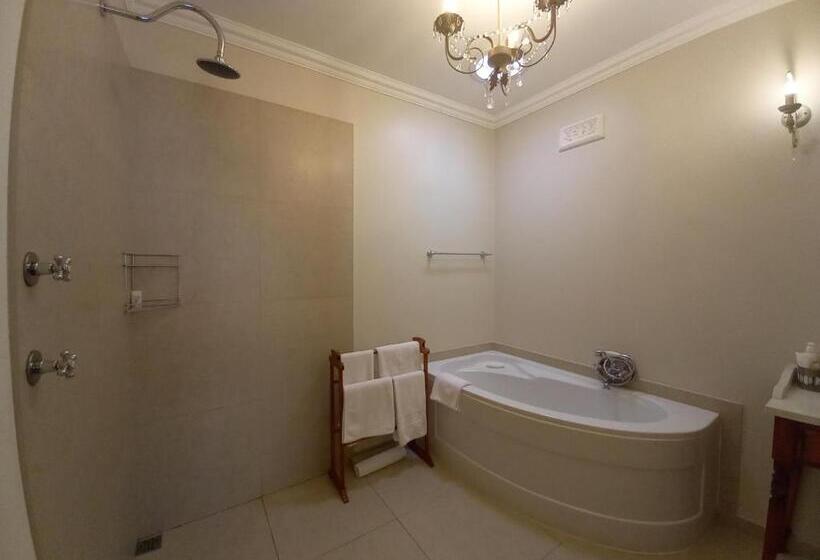 La Pension Guest House