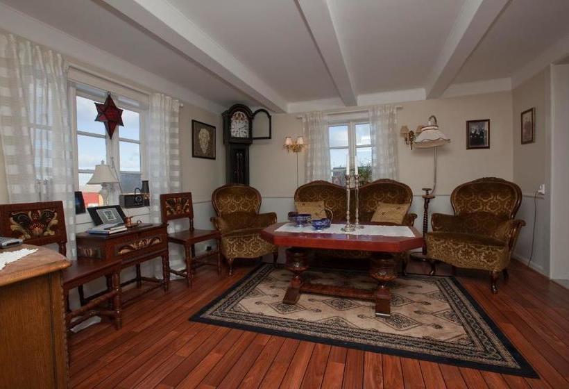 פנסיון Kristina Apartment & Alma House