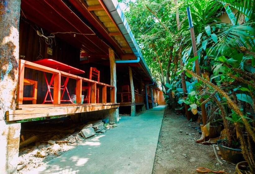 پانسیون Molina Bungalows