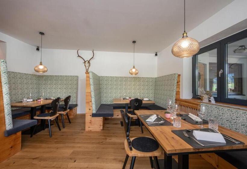 پانسیون Rohrmooser Schlössl