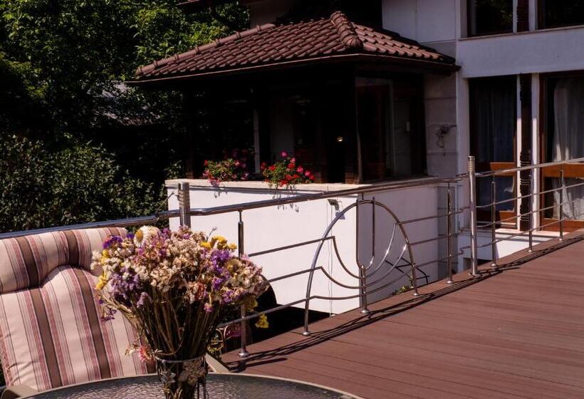 Rapsodia Pension