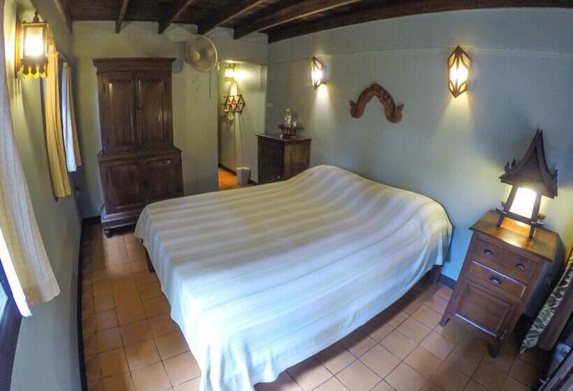 هاستل The Riverside Guest House
