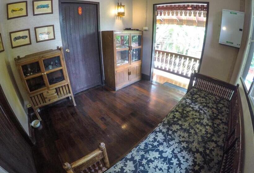 هاستل The Riverside Guest House