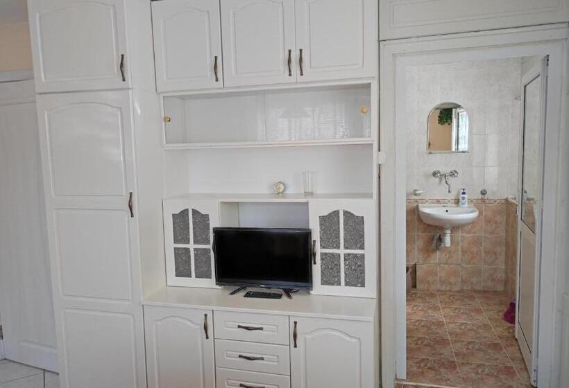 Family Hotel Velevi