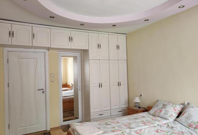 Family Hotel Velevi