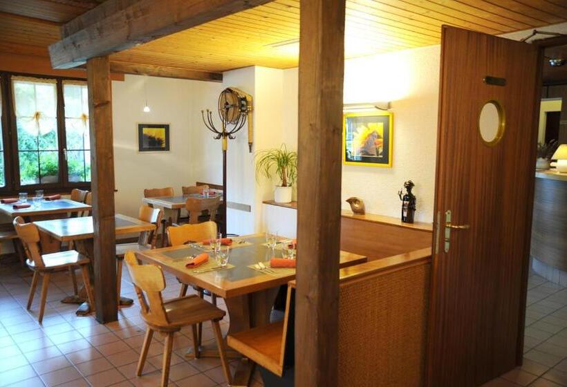 هتل Auberge Du Prévoux