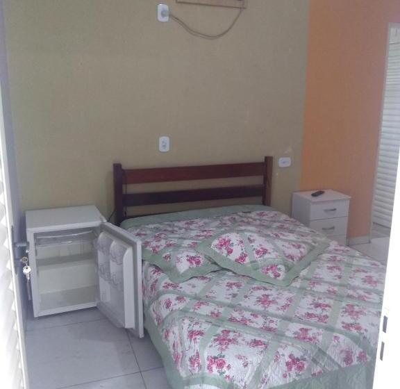 پانسیون Camping Clube E Pousada Novilha De Ouro