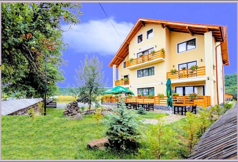 پانسیون Camves Inn