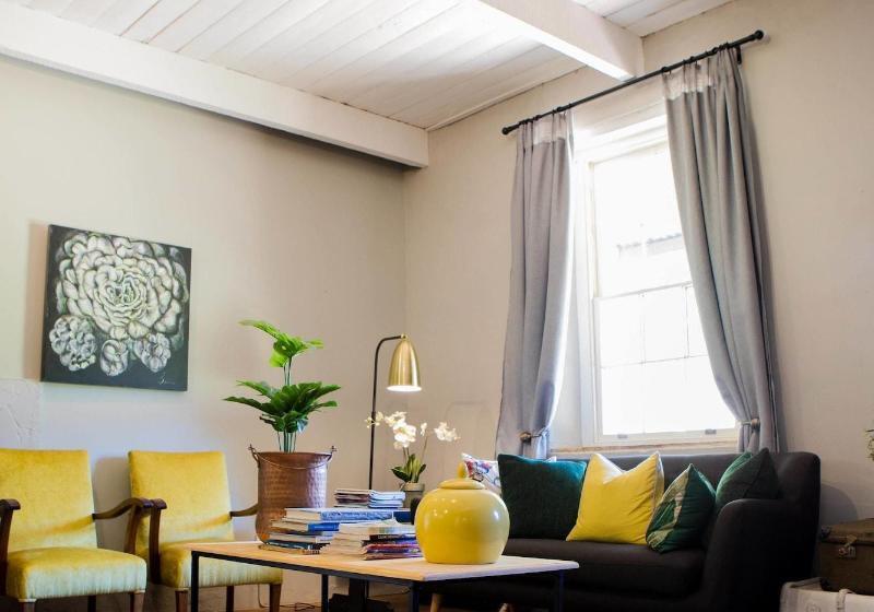פנסיון Elianthe Guesthouse