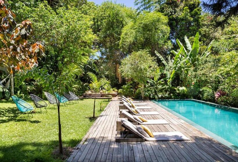 پانسیون Pousada Seis E Meia