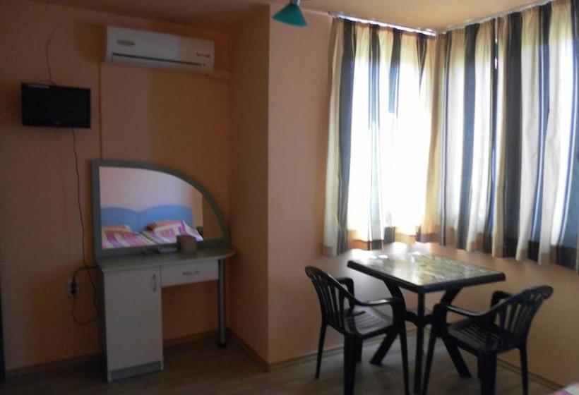 پانسیون Villa Mari Guest Rooms