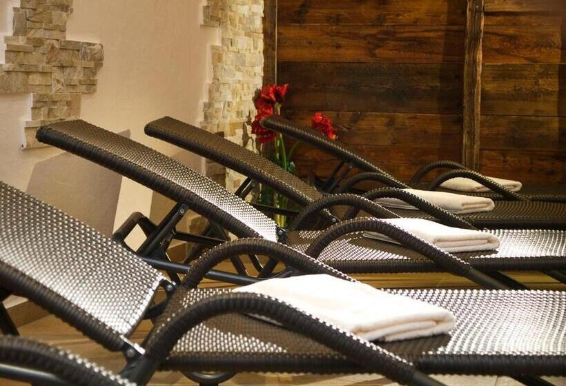 Apart Hotel Aurora Fiss