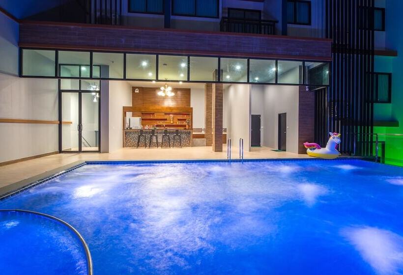 هتل Andaman Breeze Resort Sha Plus
