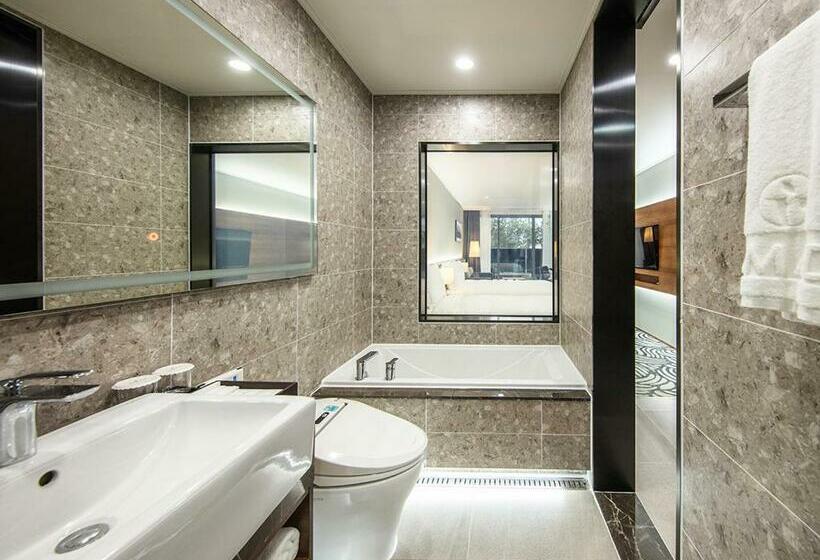 هتل Best Western Plus Gyeongju