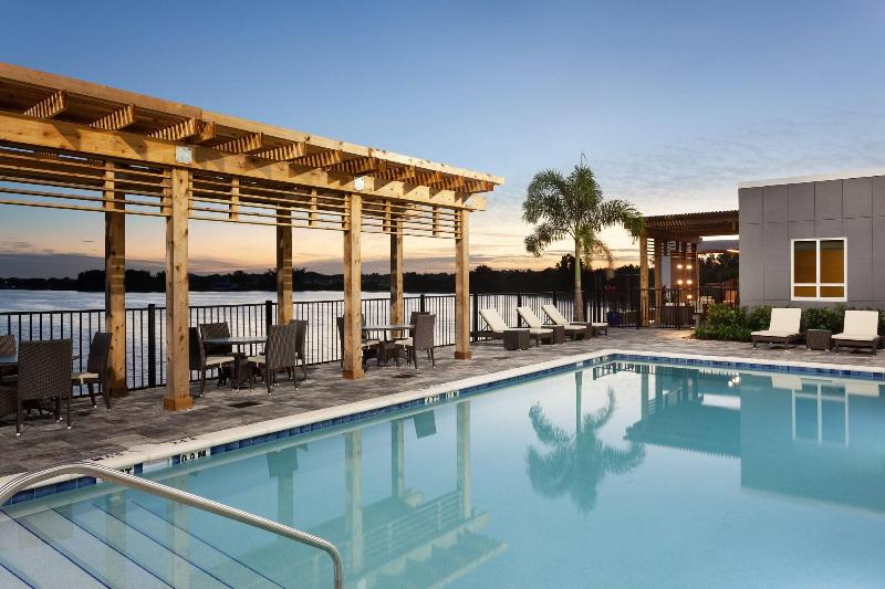 Отель Courtyard By Marriott Winter Haven