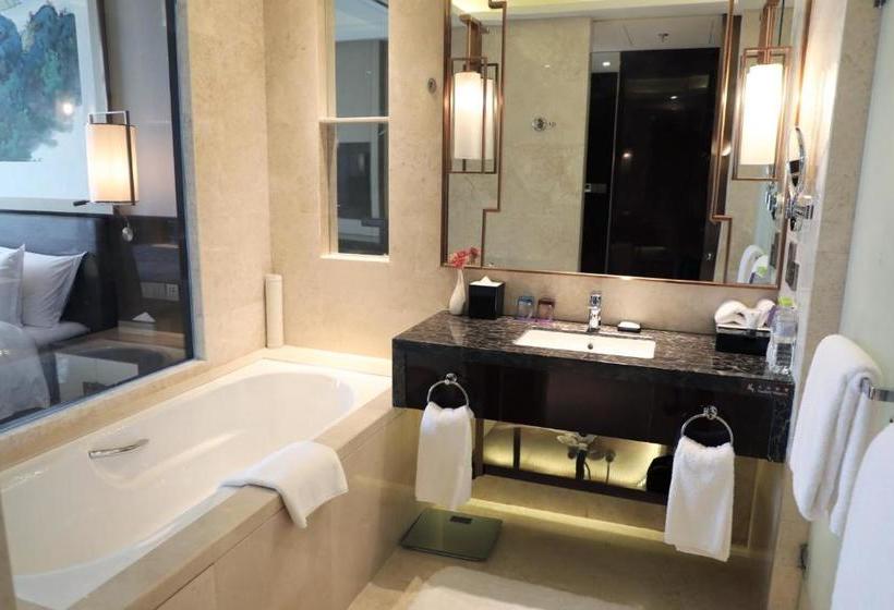 Отель Grand Mercure Qingdao Pingdu