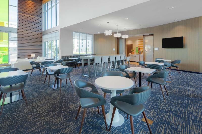 هتل  hampton Inn & Suites San Diego Airport Liberty Station