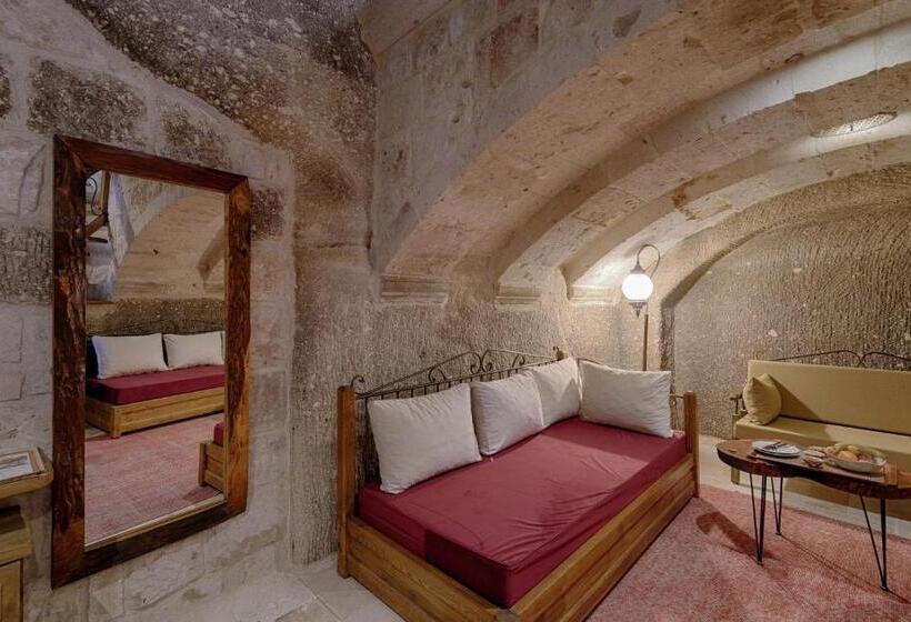 هتل Hera Cave Suites
