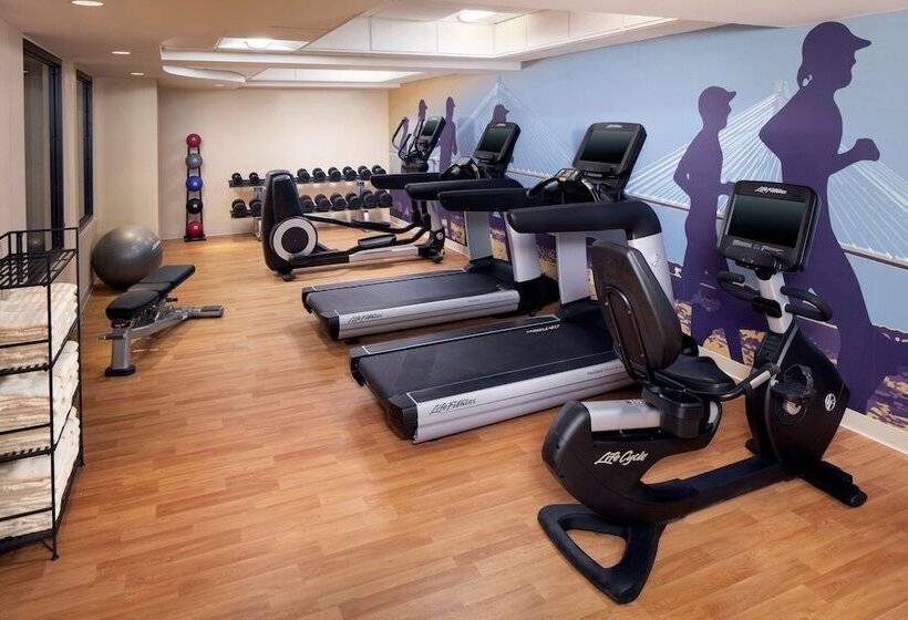 هتل Hyatt Place Mount Pleasant Towne Centre