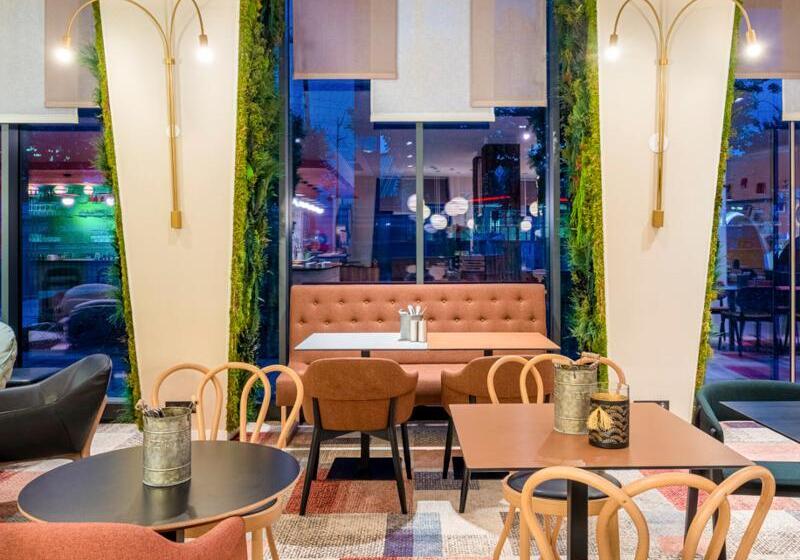 Ibis Styles Paris Meteor Avenue D’italie