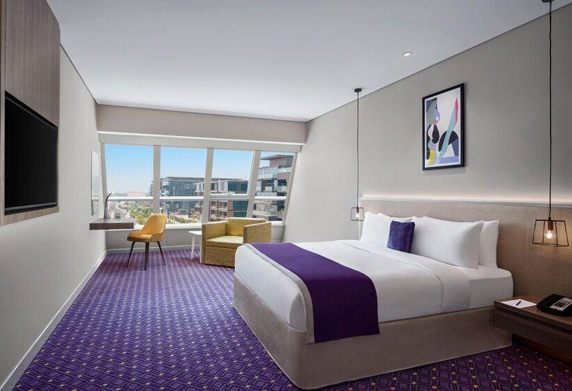 Leva Hotel And Suites, Opposite Downtown