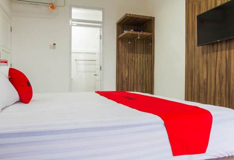 Fotos del hotel Reddoorz Plus Near Sukajadi 2:  32