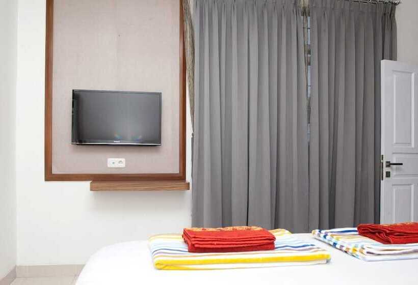 Fotos del hotel Reddoorz Plus Near Sukajadi 2:  28