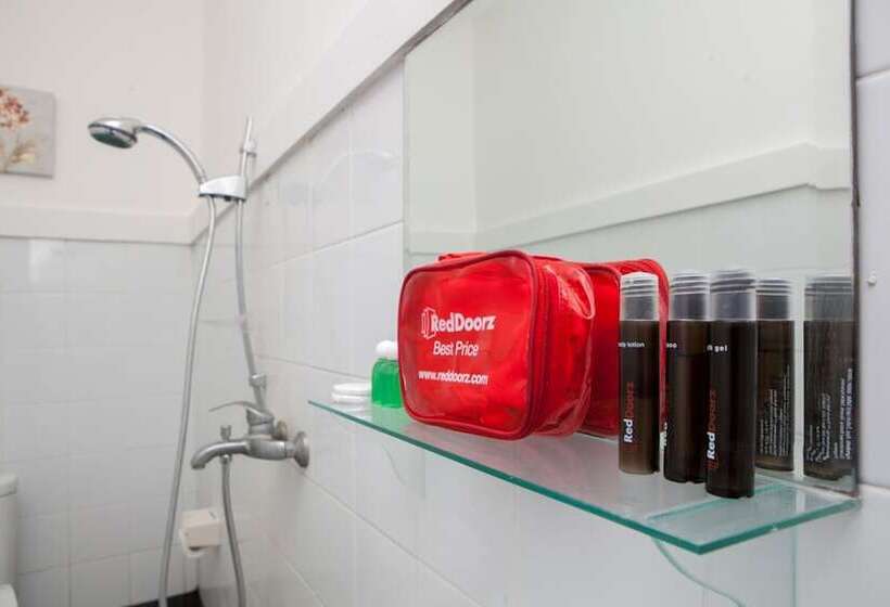 Fotos del hotel Reddoorz Plus Near Sukajadi 2:  24