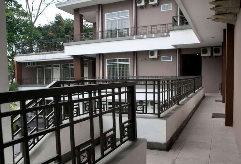 Fotos del hotel Reddoorz Plus Near Sukajadi 2:  22