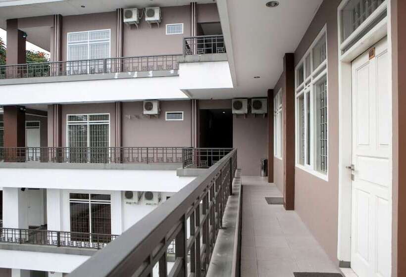 Fotos del hotel Reddoorz Plus Near Sukajadi 2:  34