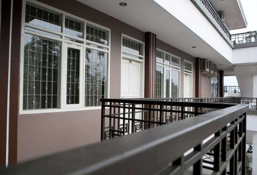 Fotos del hotel Reddoorz Plus Near Sukajadi 2:  42